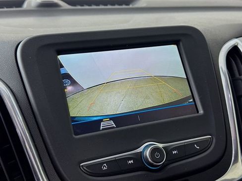 Used 2019 Chevrolet Equinox LS w/ LS Convenience Package image 16