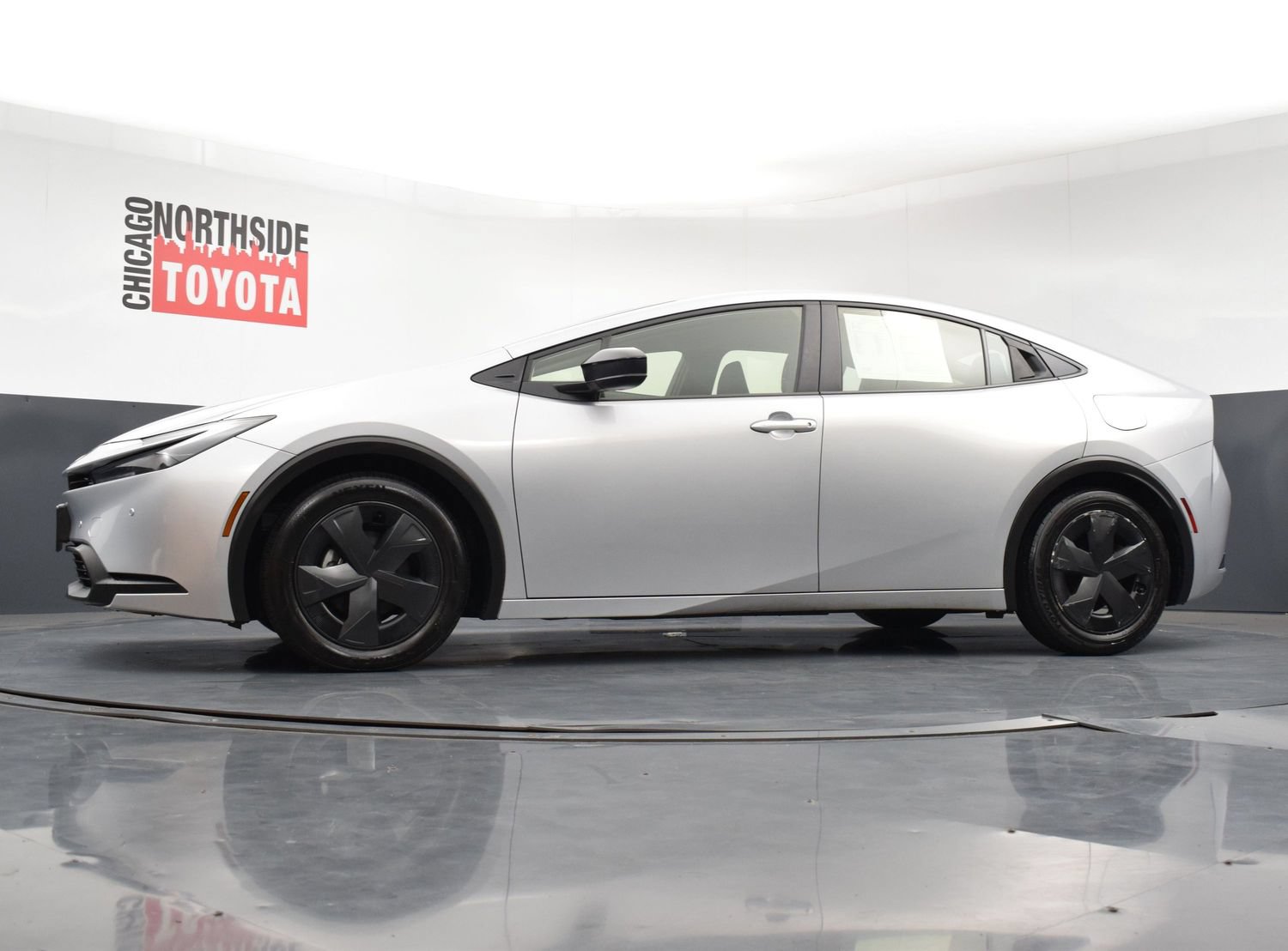 Used 2025 Toyota Prius LE FWD image 24