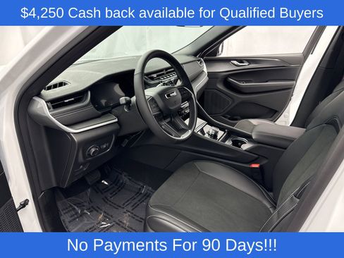 New 2025 Jeep Grand Cherokee Altitude image 11