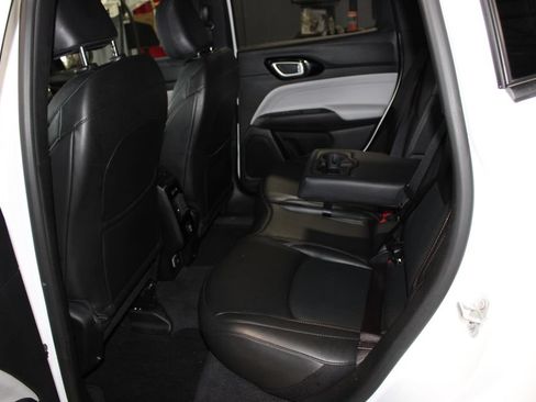 Used 2023 Jeep Compass Limited AWD/4WD image 10