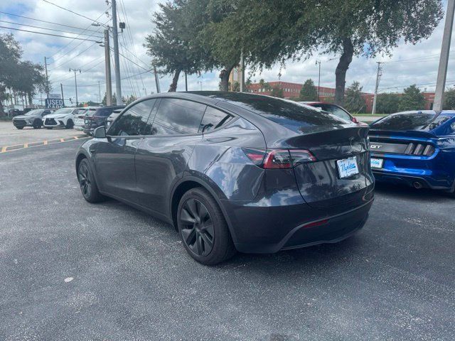 Used 2025 Tesla Model Y Long Range RWD image 3