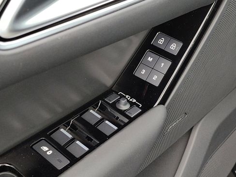 Used 2026 Land Rover Range Rover Velar S image 21