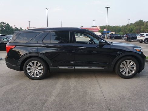Used 2022 Ford Explorer Limited w/ Equipment Group 301A RWD image 23