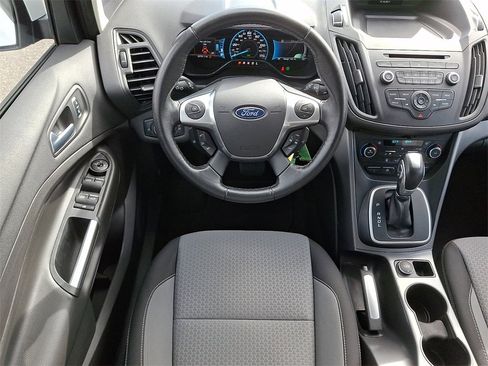 Used 2017 Ford C-MAX SE image 12