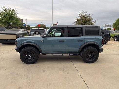 Used 2023 Ford Bronco Wildtrak image 3