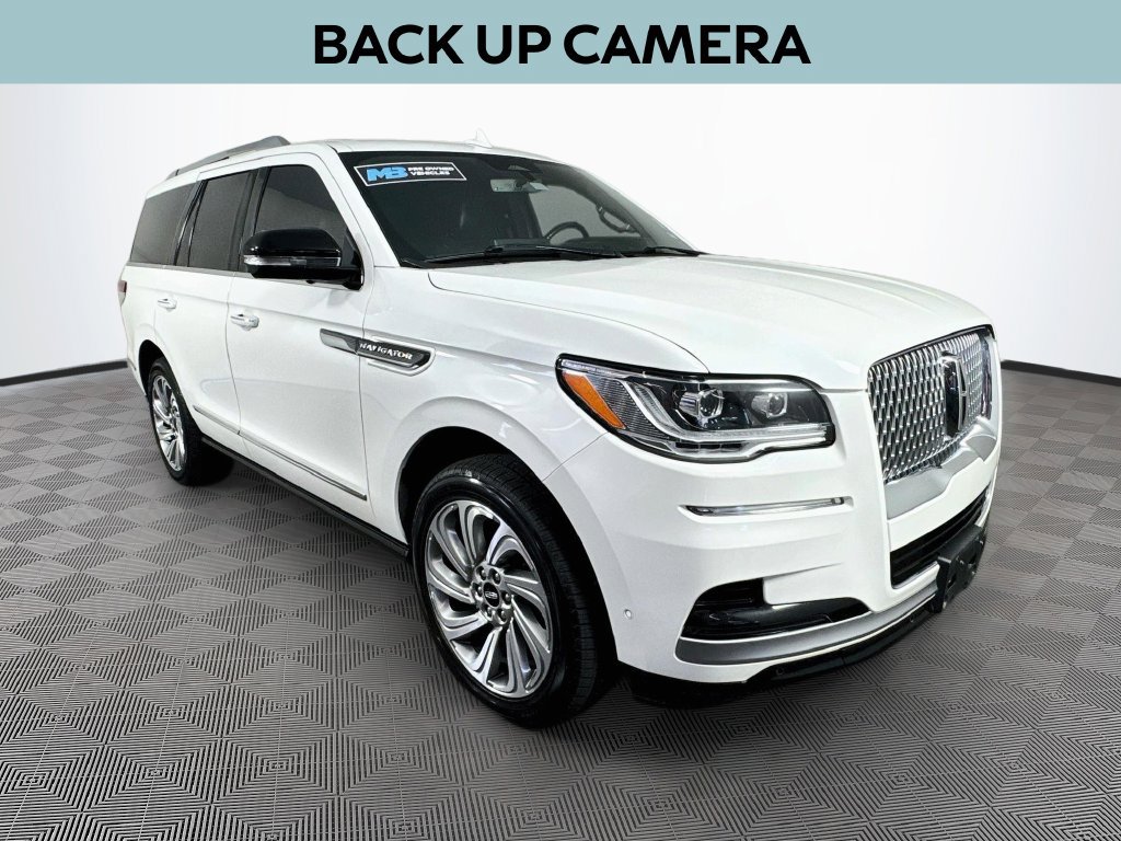 Used 2022 Lincoln Navigator Reserve RWD image 3