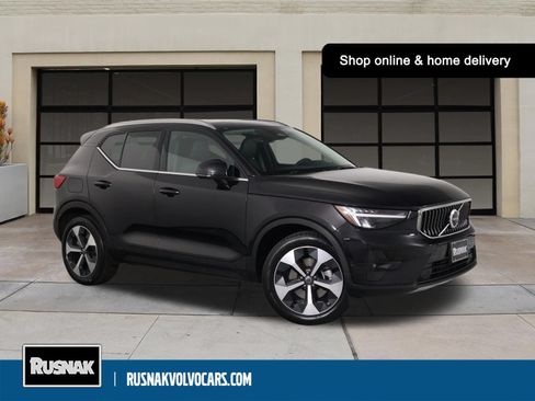 Certified 2025 Volvo XC40 B5 Plus AWD/4WD image 1