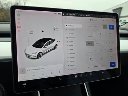 Used 2020 Tesla Model 3 Standard Range Plus image 41
