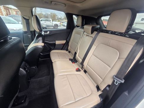 Used 2020 Ford Escape Titanium image 16