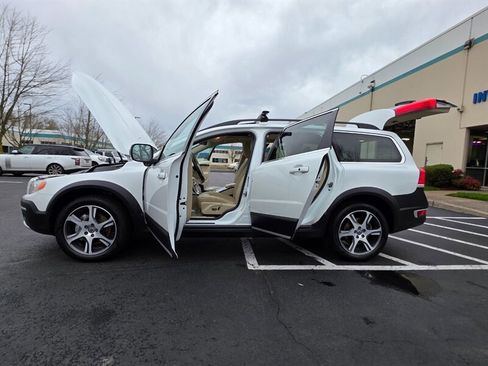 Used 2015 Volvo XC70 T6 Platinum w/ Protection Package image 23