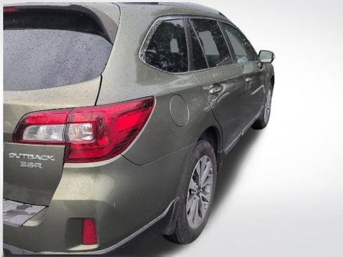 Used 2017 Subaru Outback 3.6R Touring AWD/4WD image 8