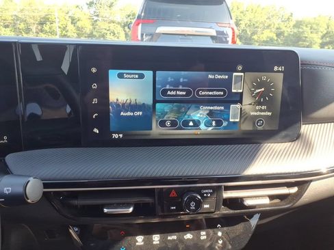Used 2025 Nissan Kicks SR AWD/4WD image 10