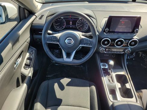 Used 2021 Nissan Sentra SV image 14