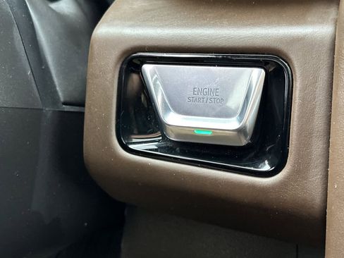 Used 2025 GMC Yukon XL Denali Ultimate image 25