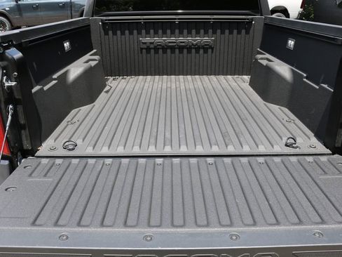 Used 2025 Toyota Tacoma TRD Sport AWD/4WD image 10