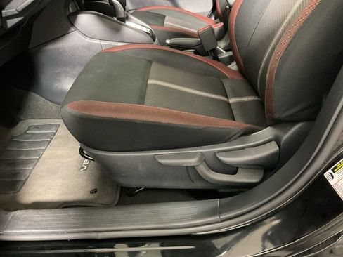 Used 2025 Nissan Versa SR image 19