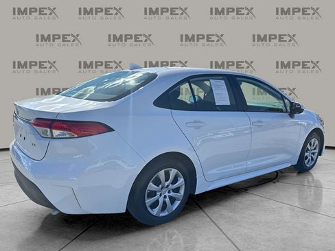 Used 2025 Toyota Corolla LE image 5