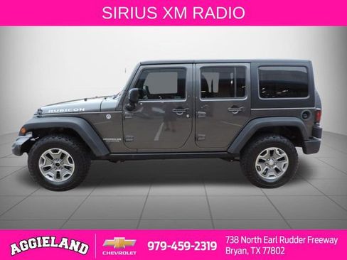 Used 2017 Jeep Wrangler Unlimited Rubicon w/ Connectivity Group image 7