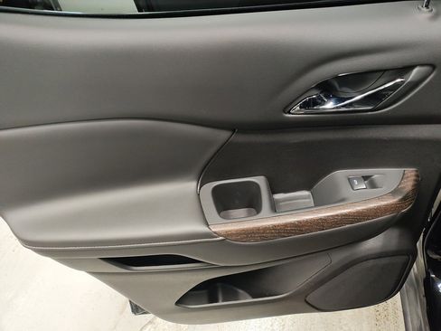 Used 2022 GMC Acadia Denali w/ Denali Ultimate Package image 29