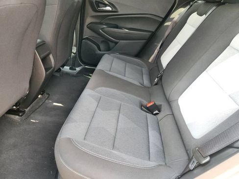 Used 2024 Chevrolet Trax RS w/ Sunroof Package FWD image 29