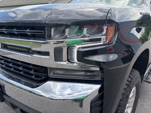 Used 2022 Chevrolet Silverado 1500 LT AWD/4WD image 9