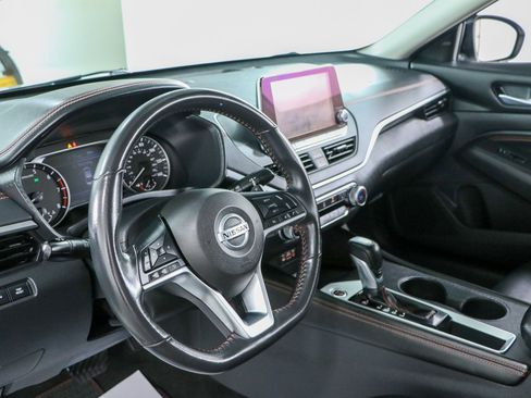 Used 2022 Nissan Altima 2.5 SR w/ Midnight Edition Package FWD image 23