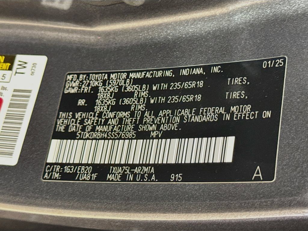 Used 2025 Toyota Highlander XLE AWD/4WD image 28