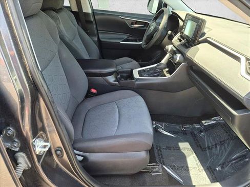 Certified 2021 Toyota RAV4 XLE AWD/4WD image 19