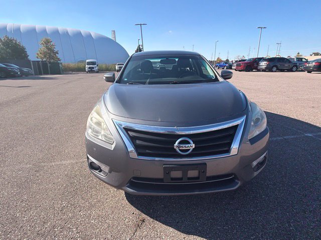 Used 2015 Nissan Altima 2.5 SV w/ Convenience Package FWD image 4