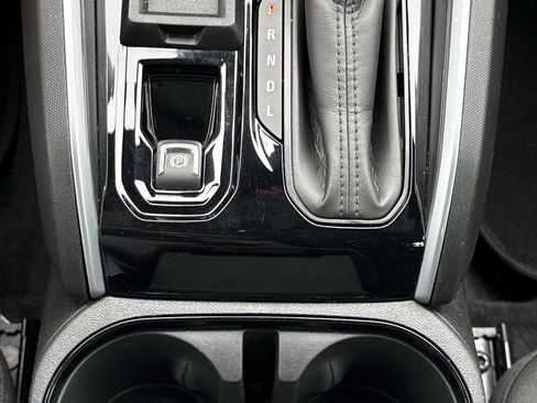 Used 2024 Chevrolet Colorado LT RWD image 27