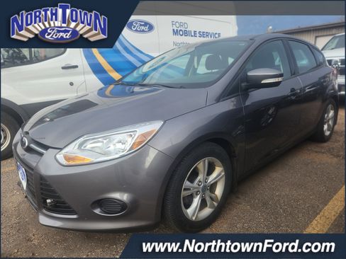 Used 2013 Ford Focus SE w/ SE Winter Pkg FWD image 1