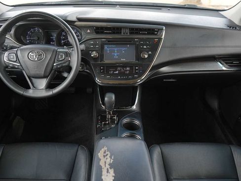 Used 2018 Toyota Avalon XLE FWD image 10