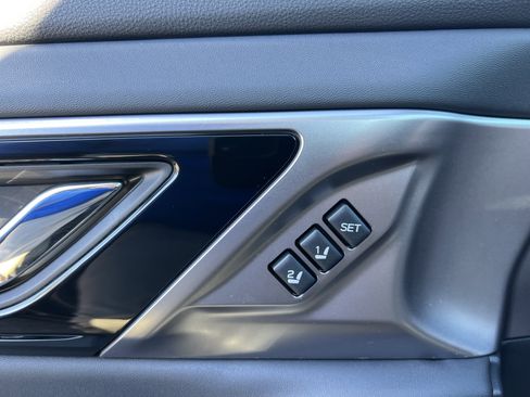 Used 2025 Subaru Outback Limited w/ Tech Package 3 image 6