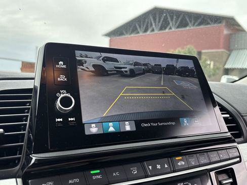 Used 2025 Honda Odyssey Touring image 15