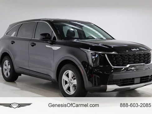 Used 2025 Kia Sorento LX FWD image 1