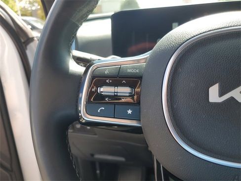 Used 2024 Kia Sorento SX Prestige image 19