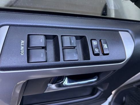 Used 2016 Toyota 4Runner SR5 AWD/4WD image 30