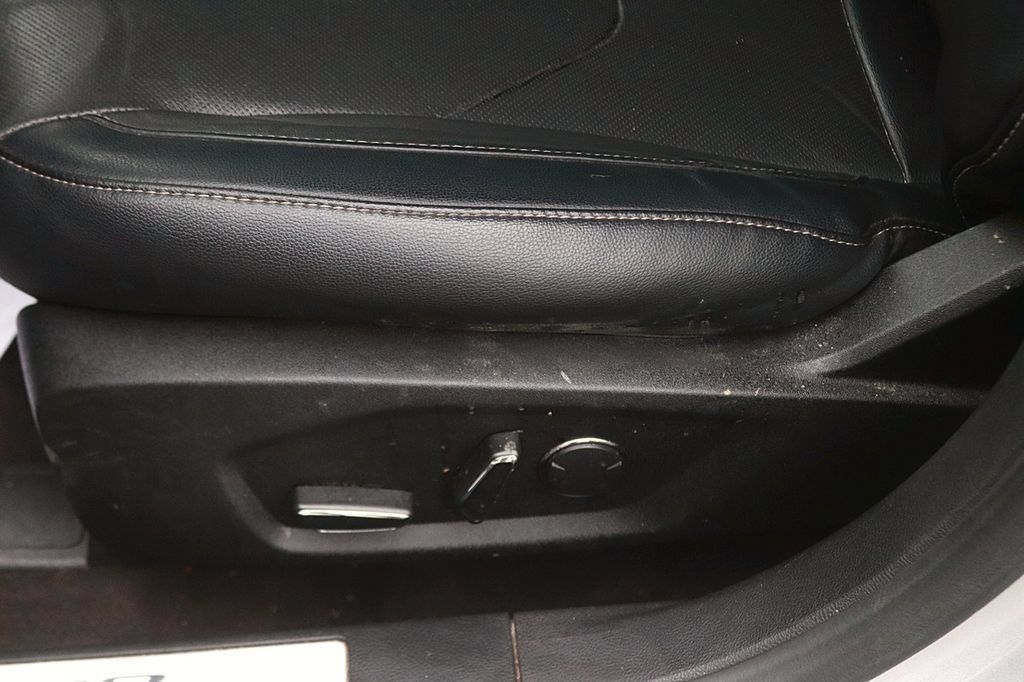 Used 2019 Ford Fusion Titanium AWD/4WD image 17