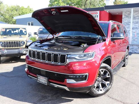 Used 2024 Jeep Wagoneer Series III AWD/4WD image 63