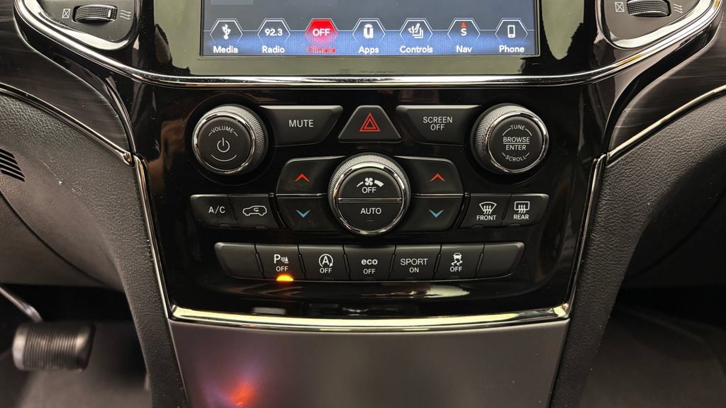 Used 2019 Jeep Grand Cherokee Limited X AWD/4WD image 26