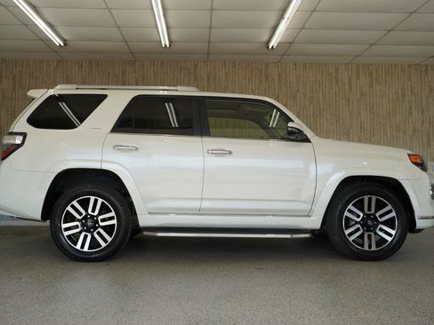 Used 2022 Toyota 4Runner Limited RWD image 6