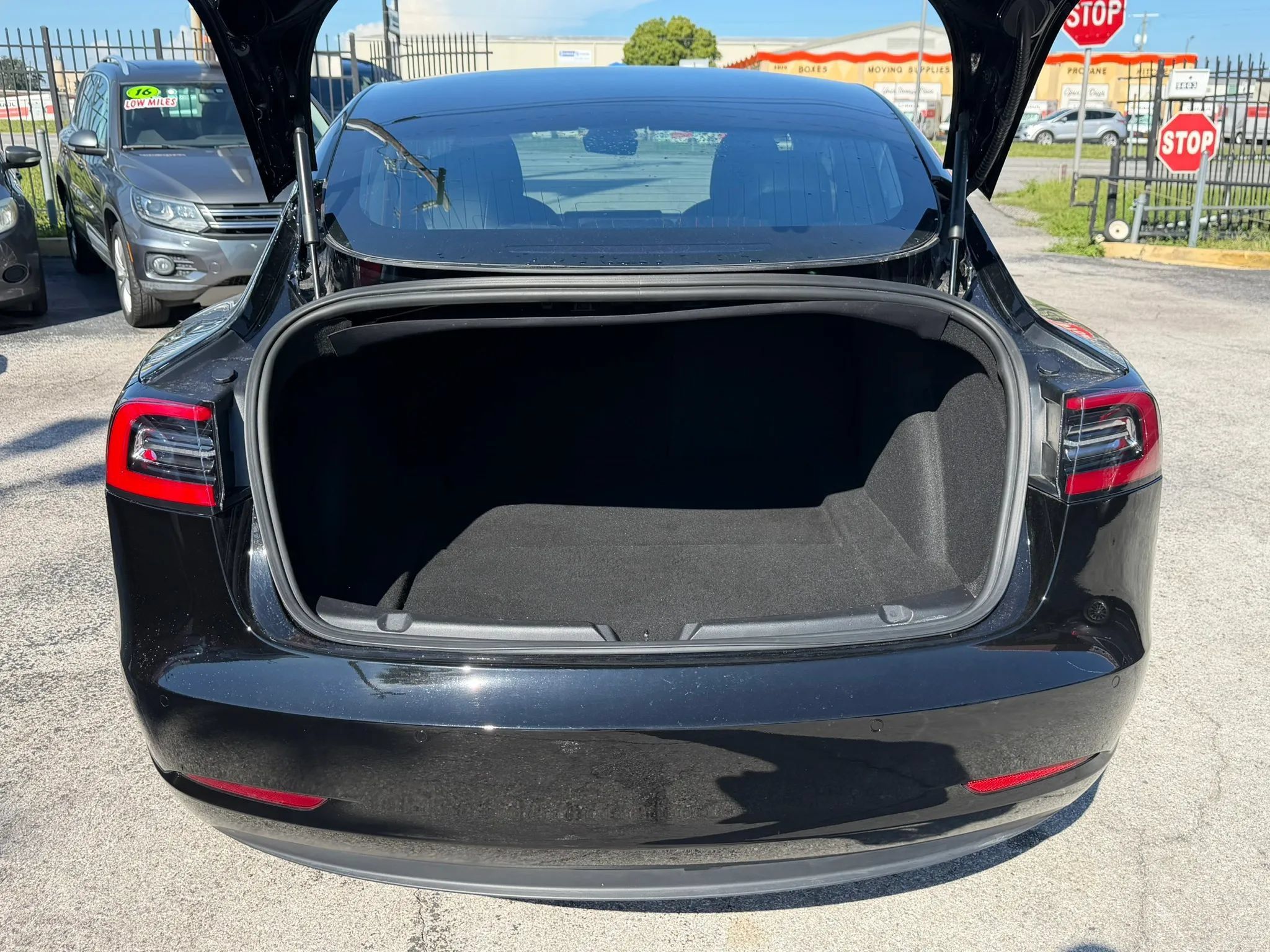 Used 2018 Tesla Model 3 Mid Range RWD image 15