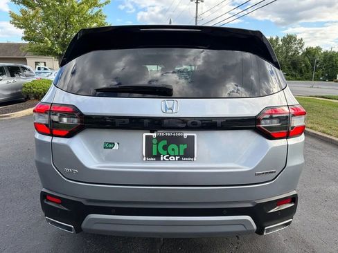 Used 2023 Honda Pilot Touring image 9