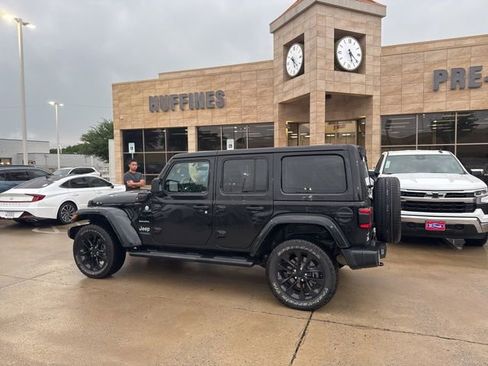 Used 2021 Jeep Wrangler Unlimited Sahara w/ Cold Weather Group AWD/4WD image 1