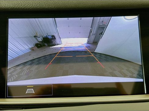 Used 2025 Cadillac XT6 Luxury FWD image 15