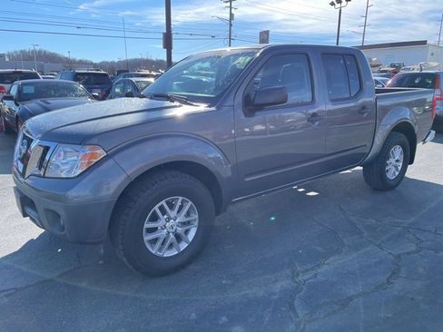 Used 2019 Nissan Frontier SV image 4