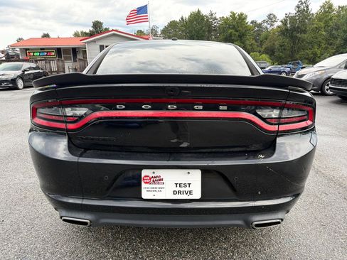 Used 2019 Dodge Charger SXT w/ Plus Group RWD image 5