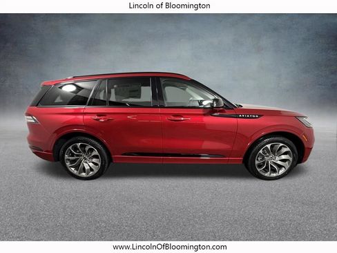 New 2026 Lincoln Aviator AWD w/ Jet Appearance Package image 8