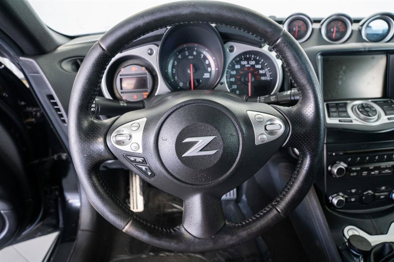 Used 2016 Nissan 370Z Touring Sport RWD image 13