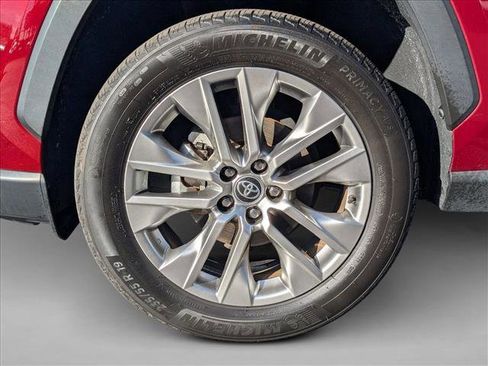 Used 2023 Toyota RAV4 XLE Premium image 21